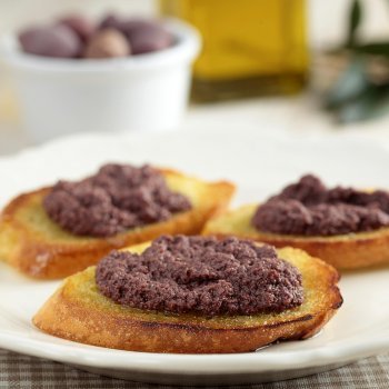 Paté de aceitunas para la merienda de los niños