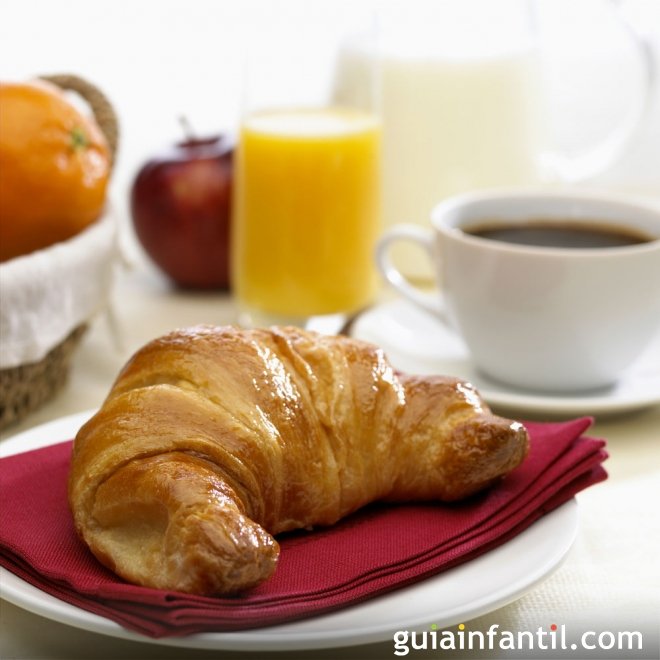 Croissant francés. Recetas para el desayuno de los niños