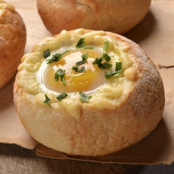 Pan relleno de huevo