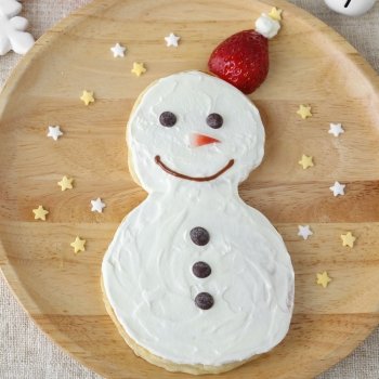 Tortita o crepe de Navidad con forma de muñeco de nieve