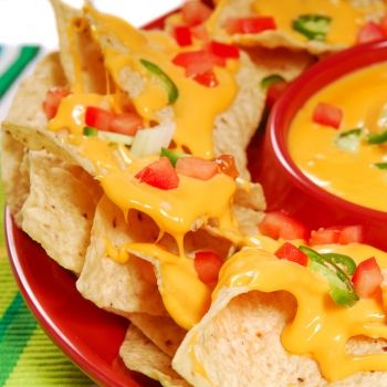 Nachos o totopos con queso