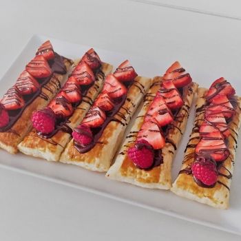 Receta de hojaldre con fresas y chocolate. Recetas rápidas