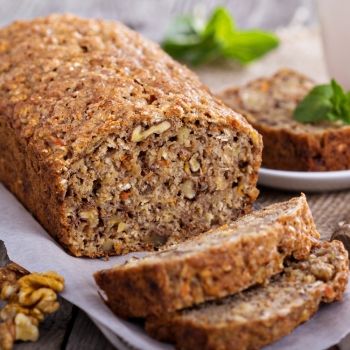 Bizcocho de frutos secos. Receta de otoño para los niños