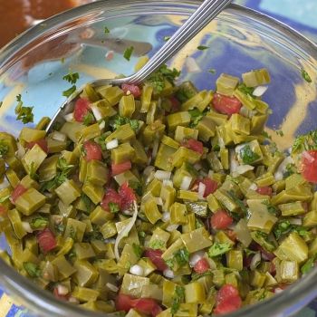 Nopales a la mexicana. Receta para niños