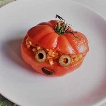 Cómo hacer calabazas de Halloween con tomates asados. Recetas de trampantojo