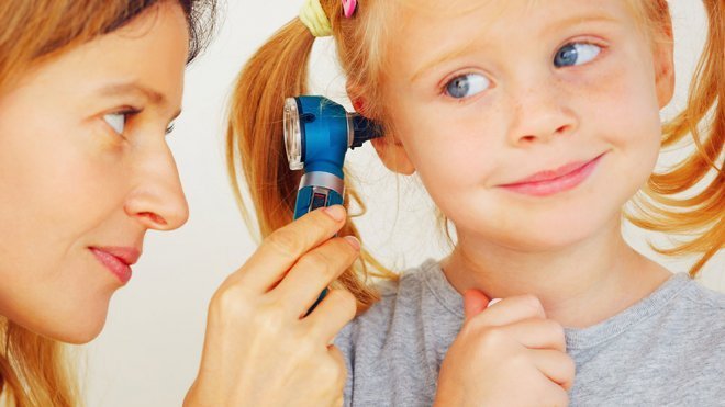 Como evitar problemas auditivos en los niños