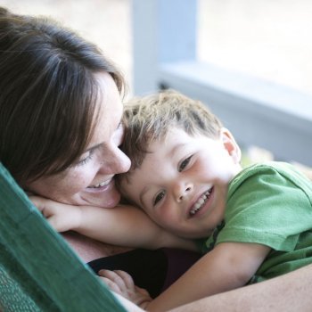 El niño tiene el derecho a tener un ambiente protector