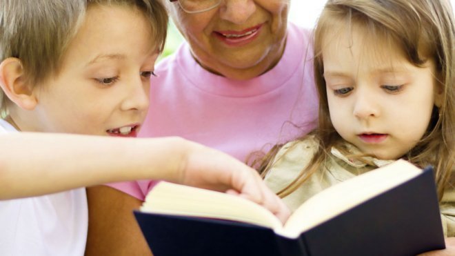 El papel del abuelo en la educación de sus nietos
