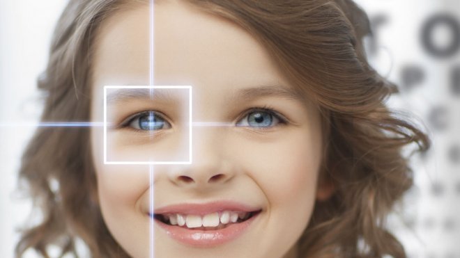 ¿Es recomendable la cirugía refractiva en los niños?