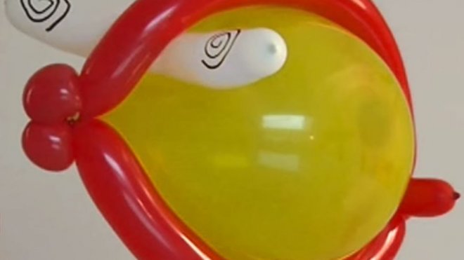 Jugar con globos a hacer un pez. Globoflexia para niños