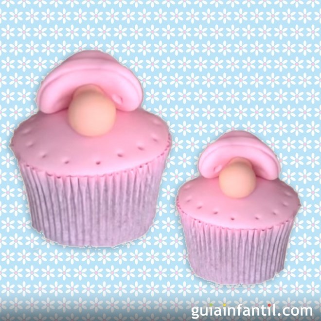 Cómo decorar un cupcake con un chupete