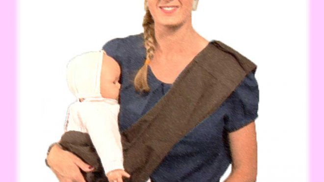 Llevar al bebé con un pouch. Portabebés