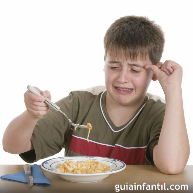 Cómo llaman los niños la atención durante la comida