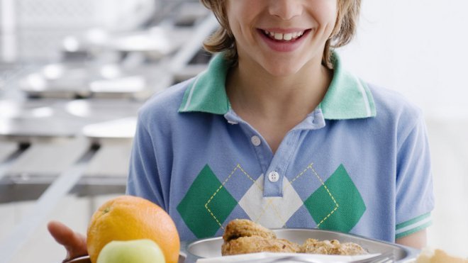 Por qué los niños comen mejor en el comedor del colegio