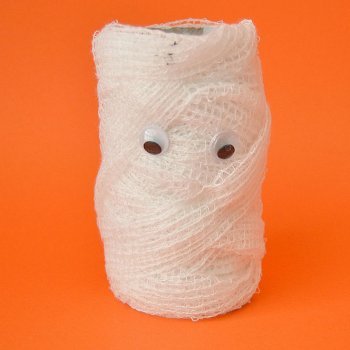 Manualidades de Halloween para niños. Momia higiénica