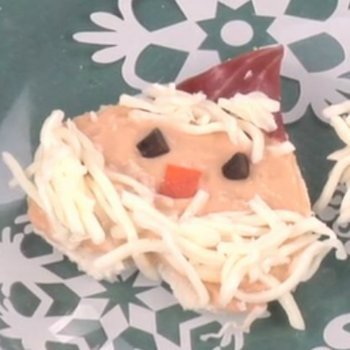 Canapés de Navidad. Aperitivo de Papá Noel para niños