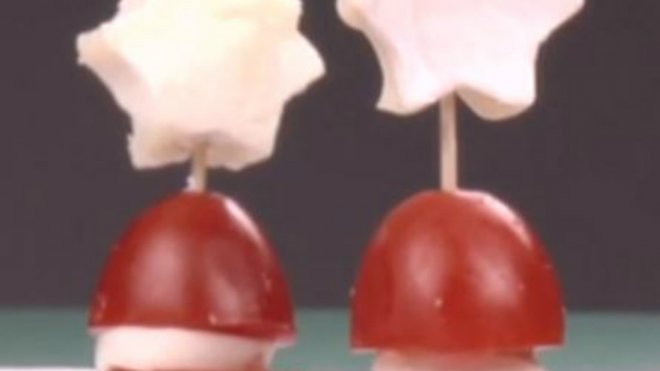 Canapé de pincho de estrella para los niños en Navidad