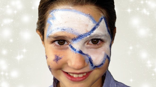 Maquillaje de estrella de Navidad para niños