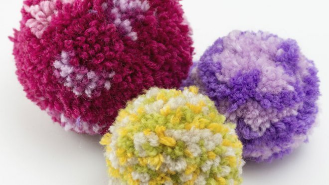 Cómo hacer un pompón. Manualidades con lana