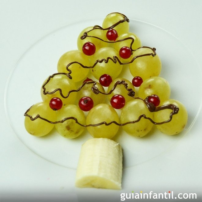 Postre de Árbol de Navidad con uvas