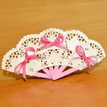 Cómo hacer un abanico con materiales reciclados