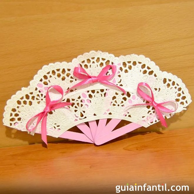 Cómo hacer un abanico con materiales reciclados