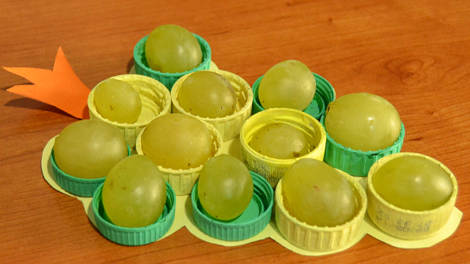 Bandeja para las uvas de Año Nuevo. Manualidades de reciclaje