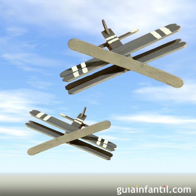 Cómo hacer un avión de madera con materiales reciclados