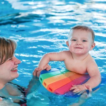 Materiales recomendados para los niños en la piscina