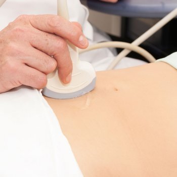 Cuáles son las primeras revisiones de la mujer tras el parto