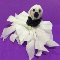 Manualidad infantil. Cómo hacer un dulce fantasmita para Halloween