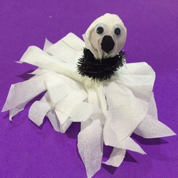 Manualidad infantil. Cómo hacer un dulce fantasmita para Halloween