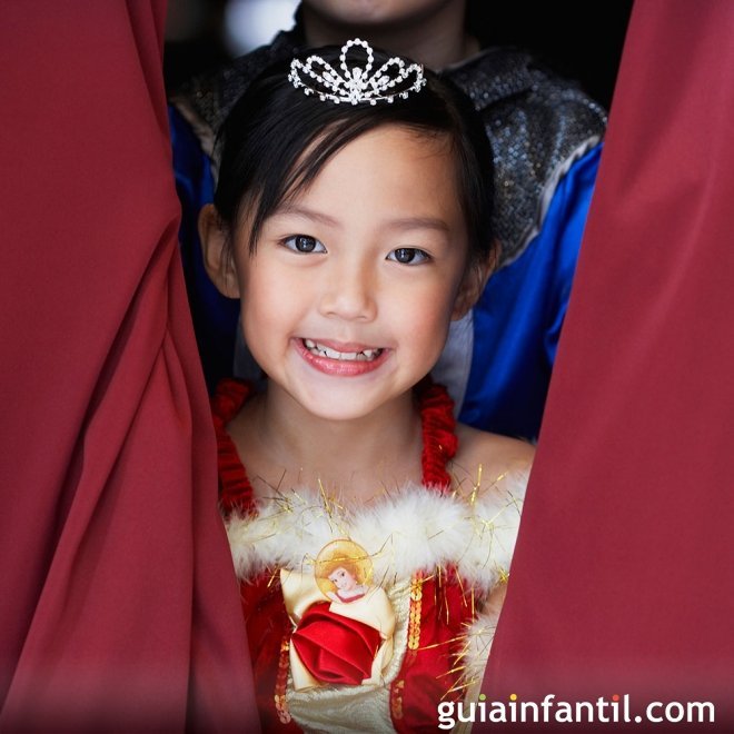 Cómo hacer una corona de príncipe o princesa para tus hijos