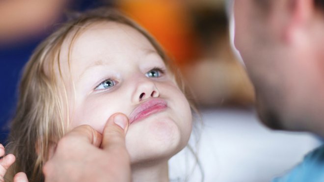 El padre que miente a su hija para verla feliz