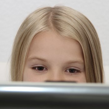 Vídeo sobre el acoso a niños por Internet