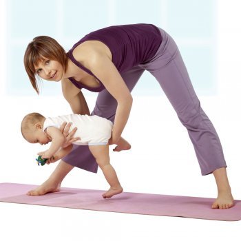 Así son las clases de Kundalini yoga para bebés y mamás