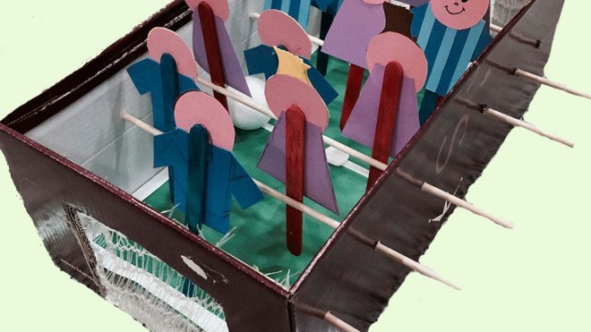 Cómo hacer un futbolín de cartón para niños