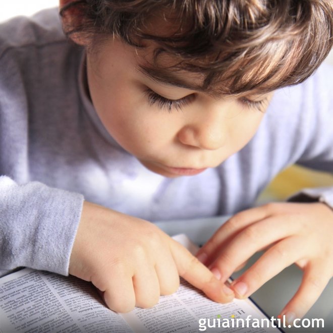 Cómo detectar problemas de visión de los niños con la lectura
