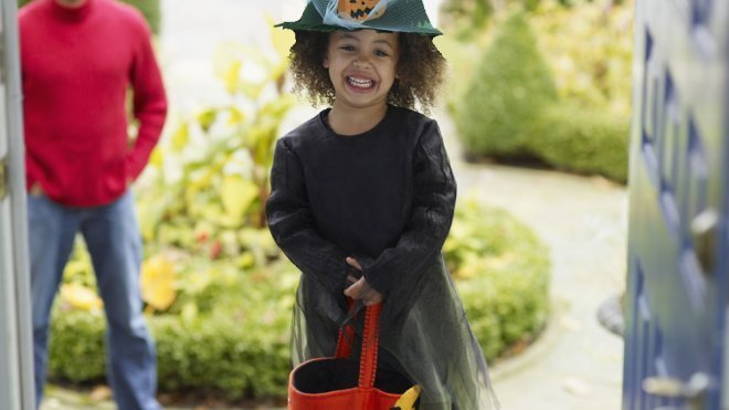 Cómo hacer un gorro de bruja para el disfraz de tu hija