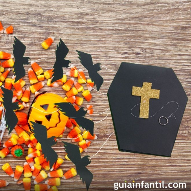 Cómo hacer un móvil de murciélagos para decorar la casa en Halloween