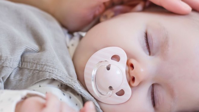 Cómo enseñar a dormir al bebé