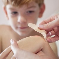 Cómo curar una herida en los niños