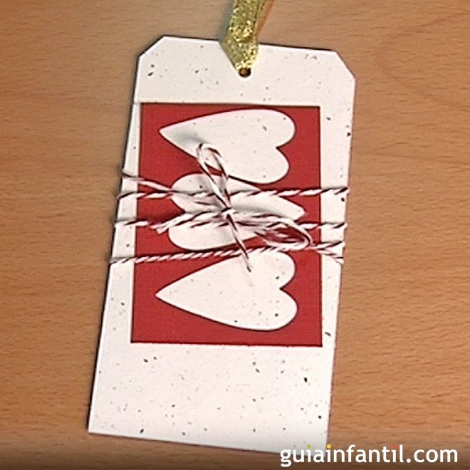 Tarjeta con corazones, manualidades para niños