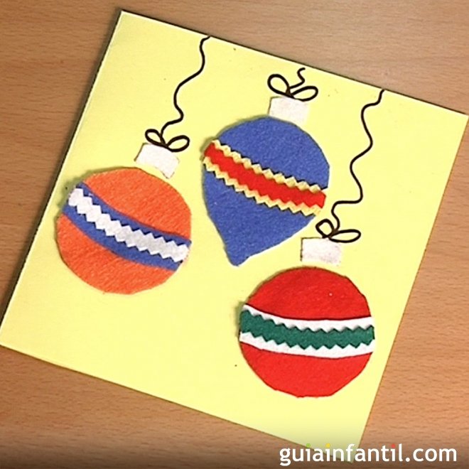 Felicita la Navidad con una tarjeta con bolas de fieltro