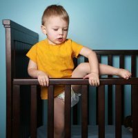 De la cuna a la cama. Cuándo cambiar al bebé a su habitación