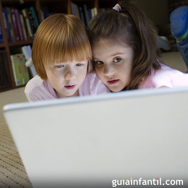 Niños en internet. Tu ayuda es su voz. Fundación Alia2