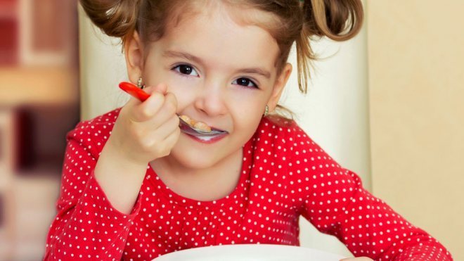Cómo debe ser el desayuno ideal de los niños