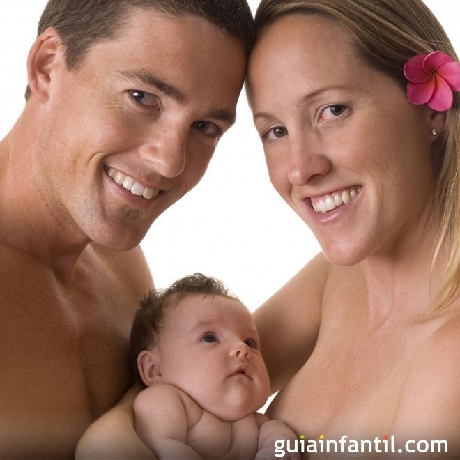 ¿Debemos mostrarnos desnudos delante de los niños?