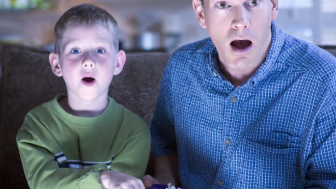 Escenas de sexo en televisión delante de los niños ¿cómo debemos actuar?