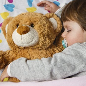 Cómo quitar el pañal de la noche a los bebés